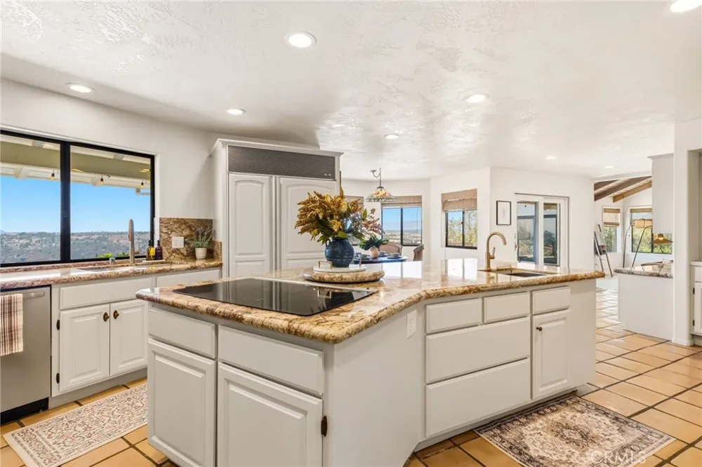 2323 Wilt Fallbrook, CA 92028