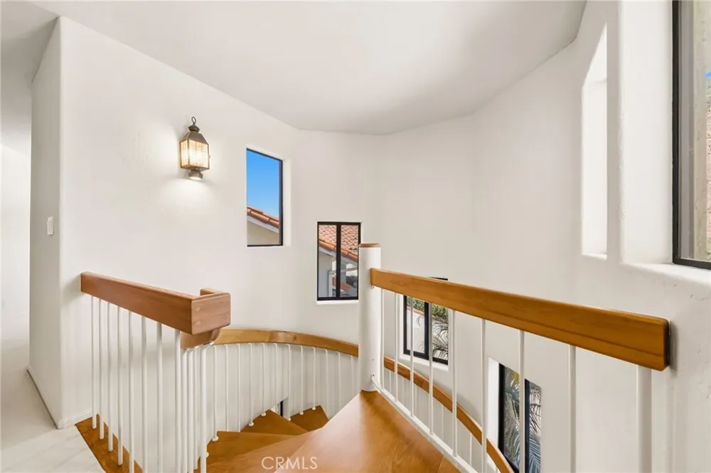 2323 Wilt Fallbrook, CA 92028