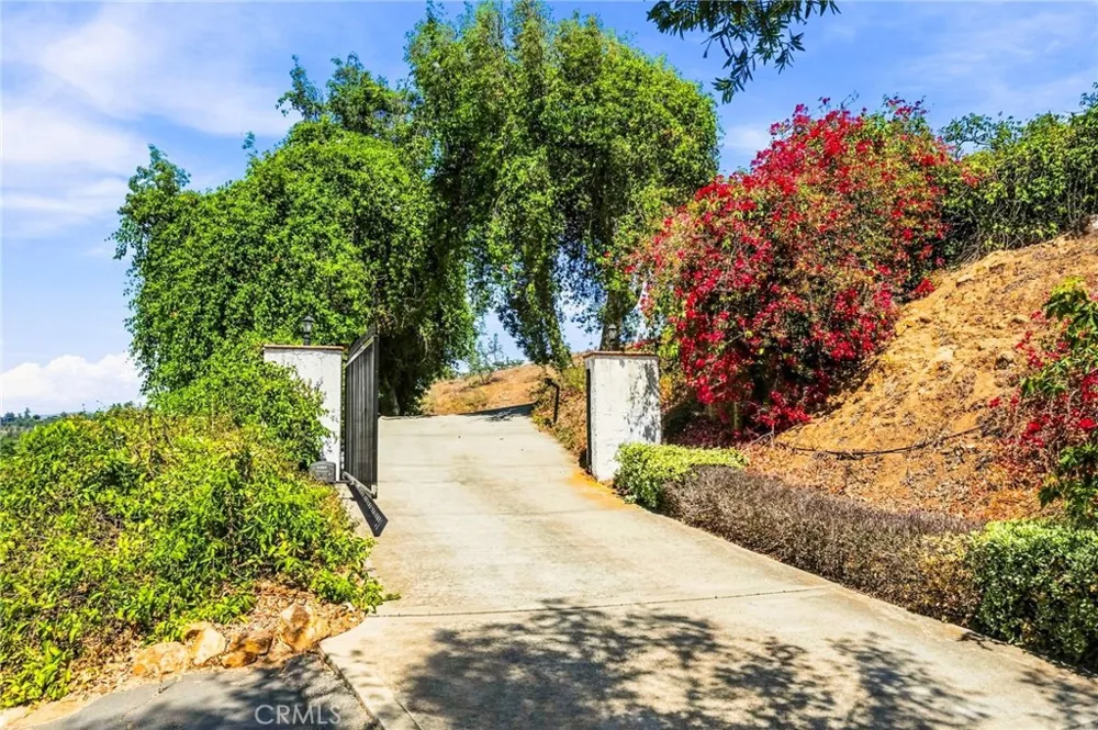 2323 Wilt Fallbrook, CA 92028