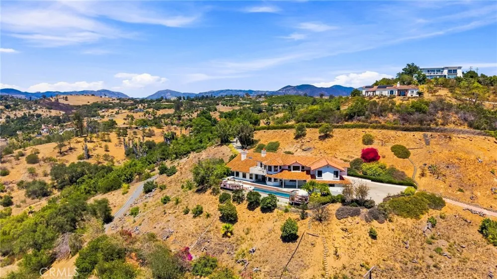 2323 Wilt Fallbrook, CA 92028