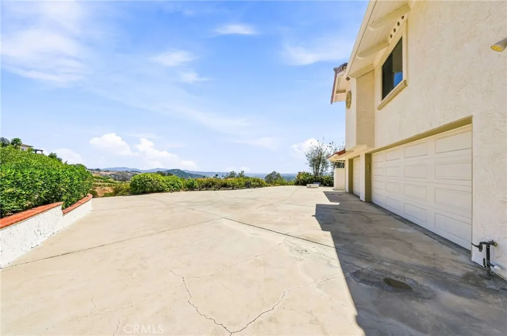 2323 Wilt Fallbrook, CA 92028