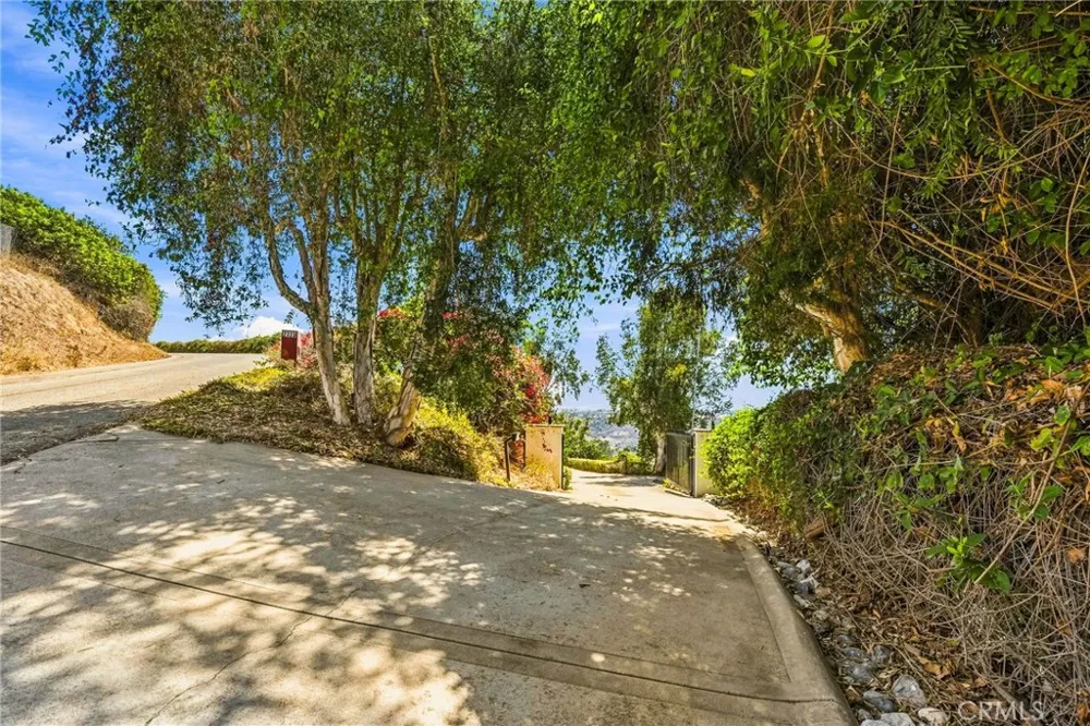 2323 Wilt Fallbrook, CA 92028