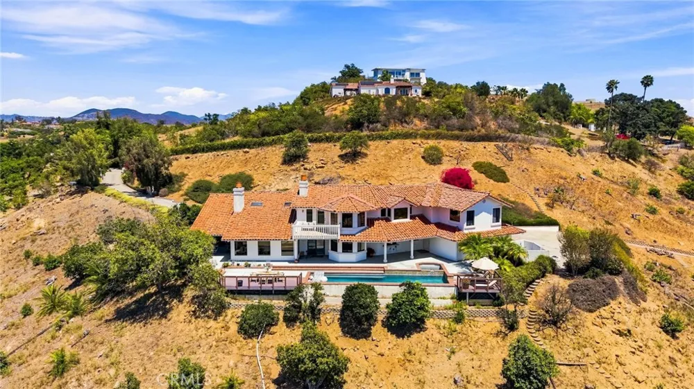2323 Wilt Fallbrook, CA 92028