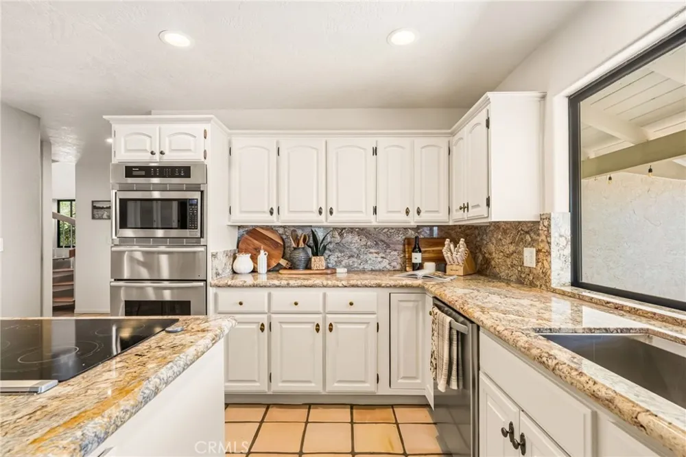 2323 Wilt Fallbrook, CA 92028