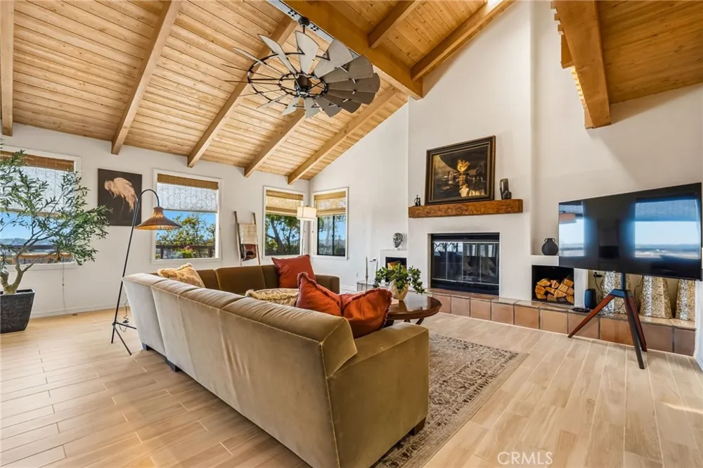 2323 Wilt Fallbrook, CA 92028