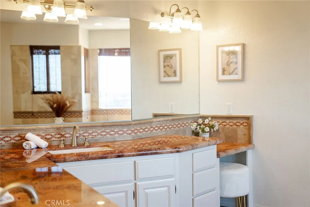 2323 Wilt Fallbrook, CA 92028