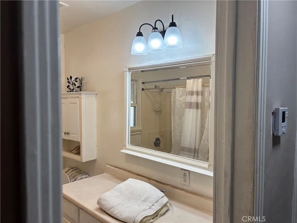 2512 Barnett Bakersfield, CA 93308