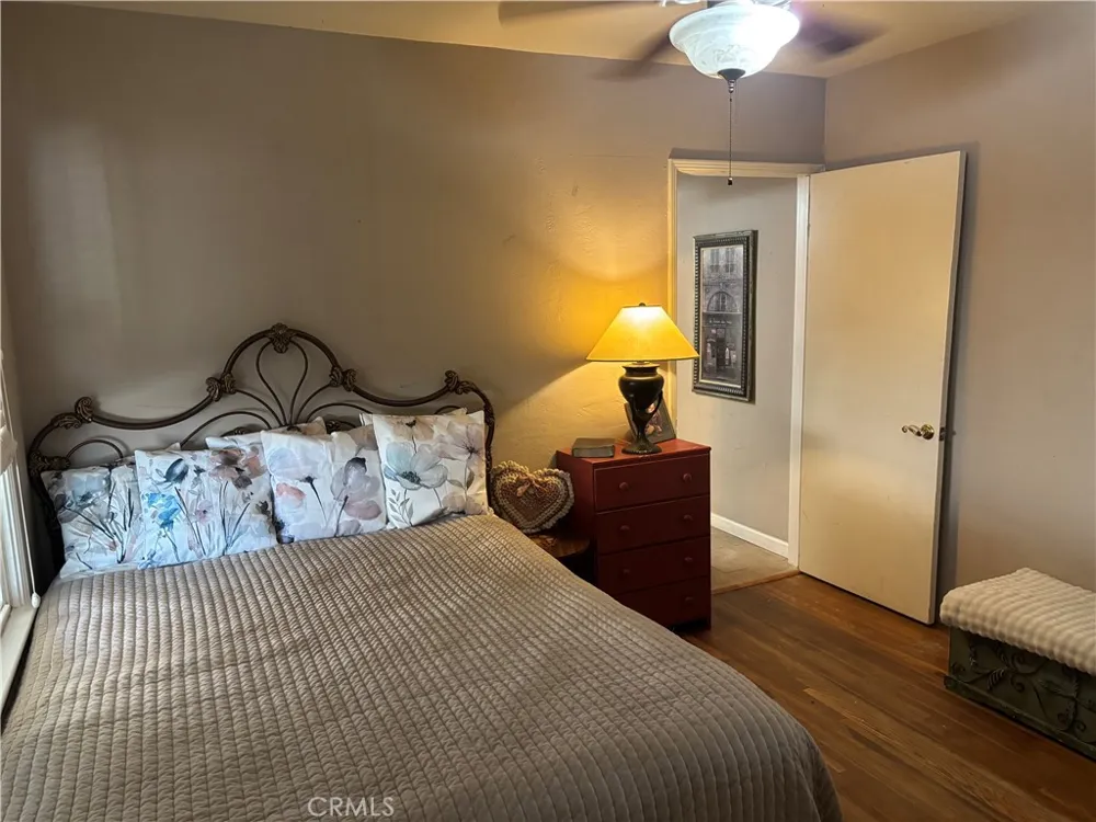 2512 Barnett Bakersfield, CA 93308