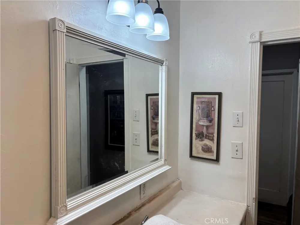 2512 Barnett Bakersfield, CA 93308