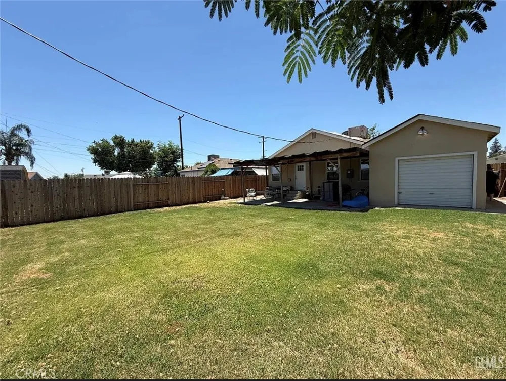 2512 Barnett Bakersfield, CA 93308