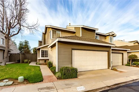 1653 Toyon Place