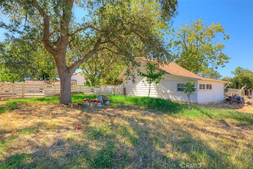 1096 Middlehoff Oroville, CA 95965