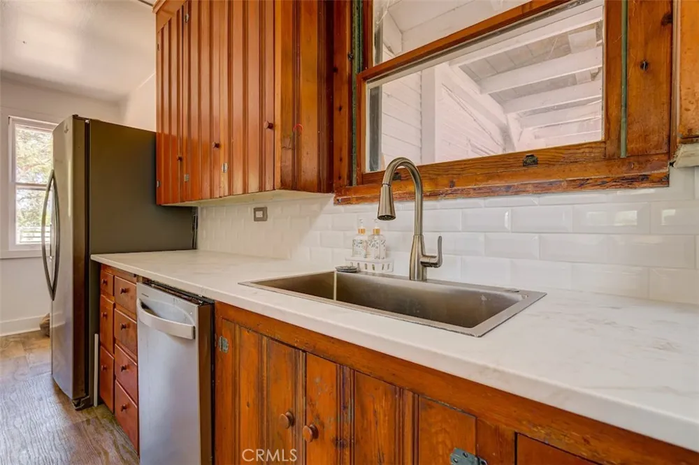 1096 Middlehoff Oroville, CA 95965