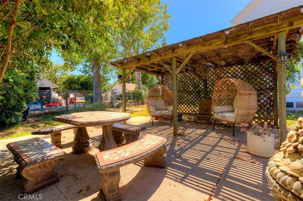 1096 Middlehoff Oroville, CA 95965