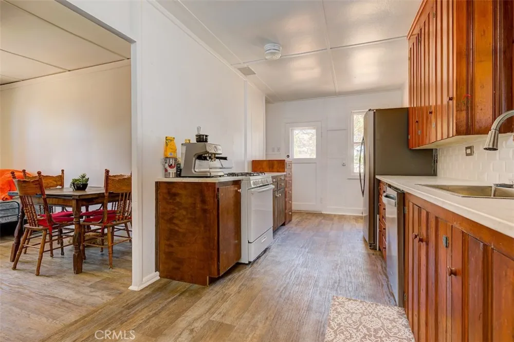 1096 Middlehoff Oroville, CA 95965
