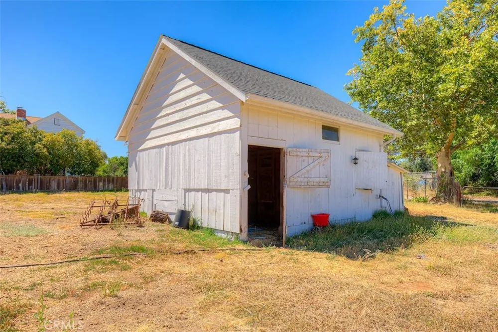 1096 Middlehoff Oroville, CA 95965
