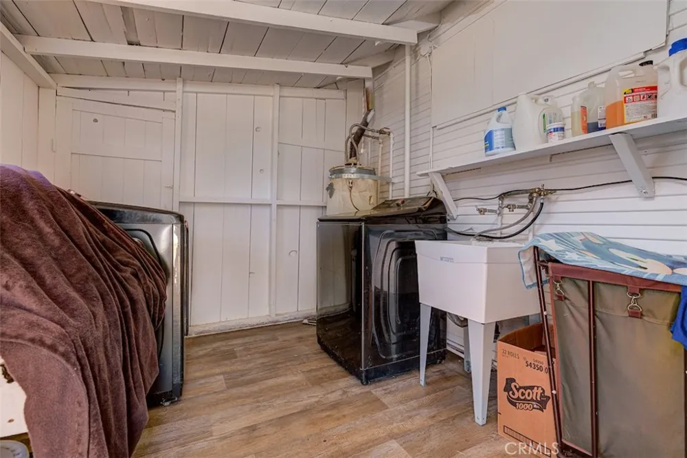 1096 Middlehoff Oroville, CA 95965