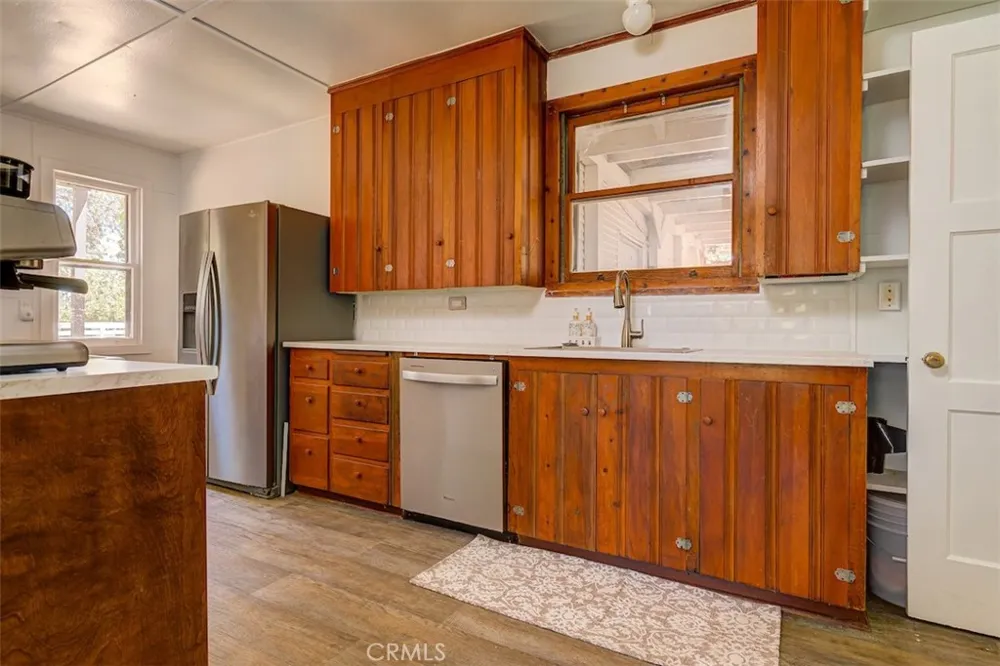 1096 Middlehoff Oroville, CA 95965