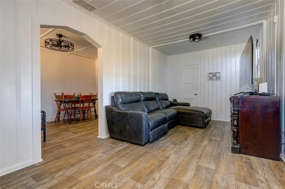 1096 Middlehoff Oroville, CA 95965