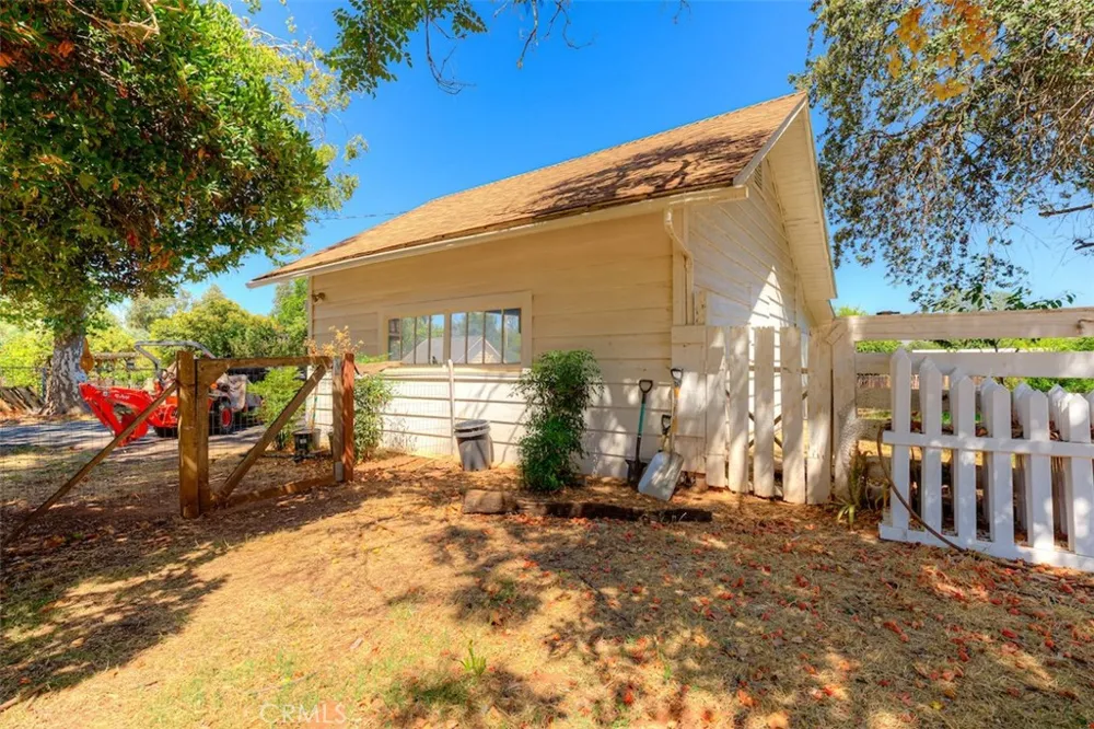 1096 Middlehoff Oroville, CA 95965
