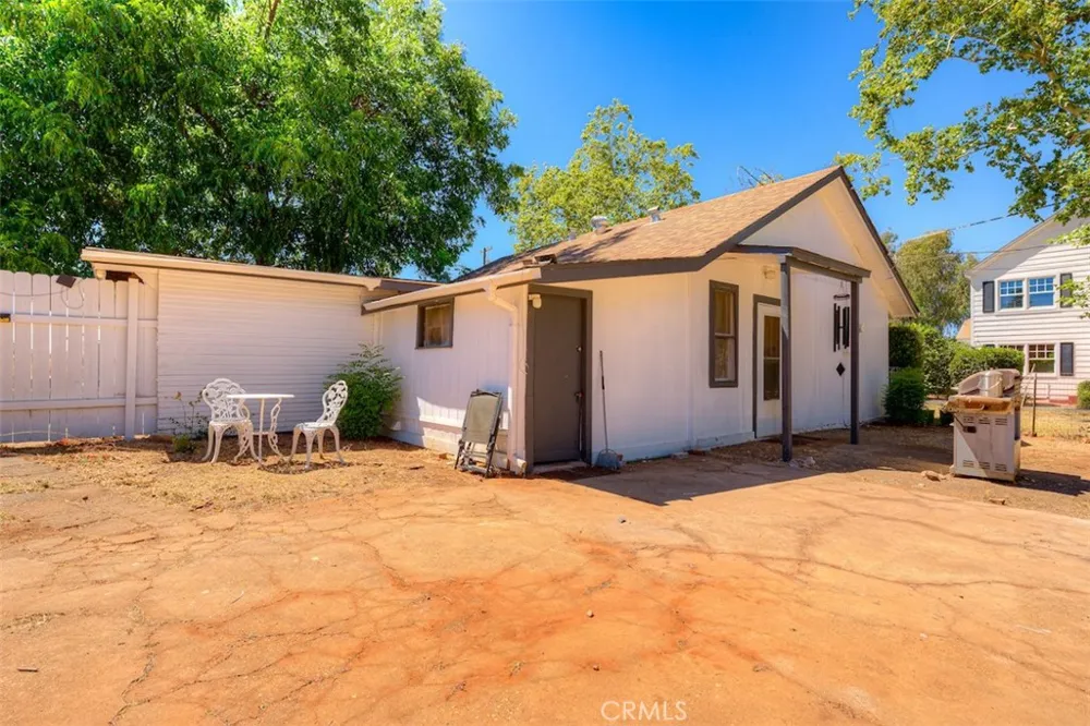 1096 Middlehoff Oroville, CA 95965