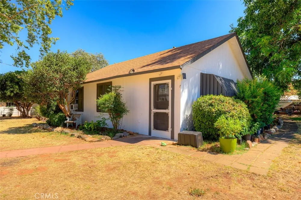 1096 Middlehoff Oroville, CA 95965
