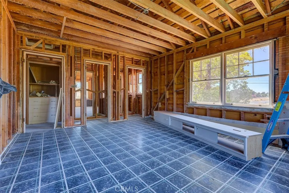1096 Middlehoff Oroville, CA 95965