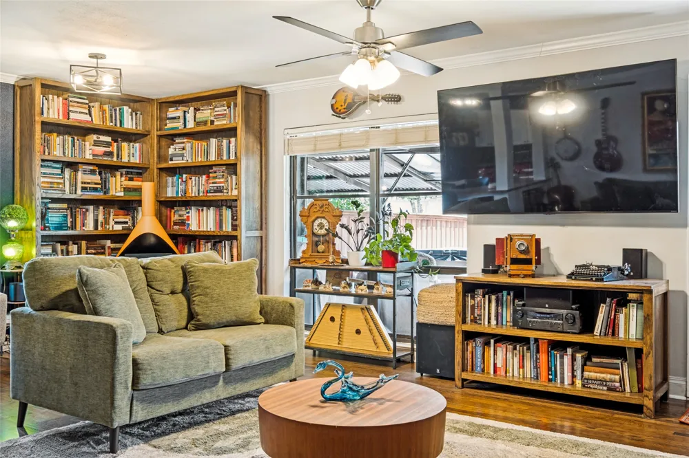 9740 Ash Creek Drive Dallas, TX 75228