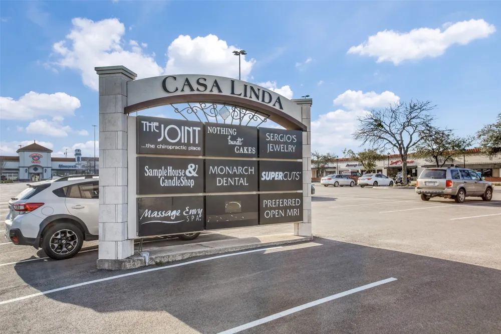 9740 Ash Creek Drive Dallas, TX 75228