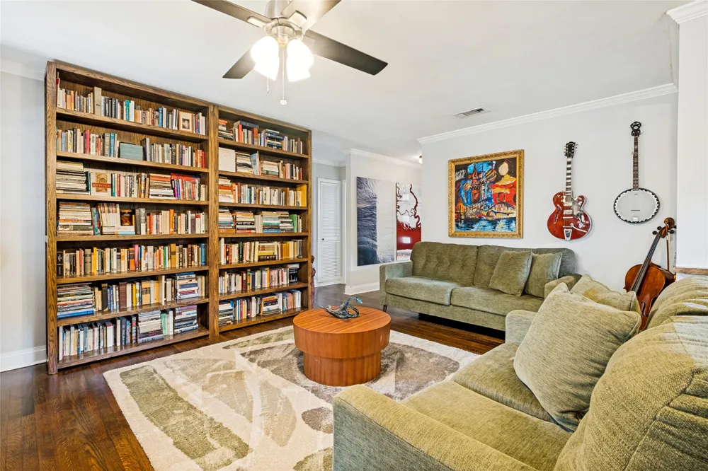 9740 Ash Creek Drive Dallas, TX 75228