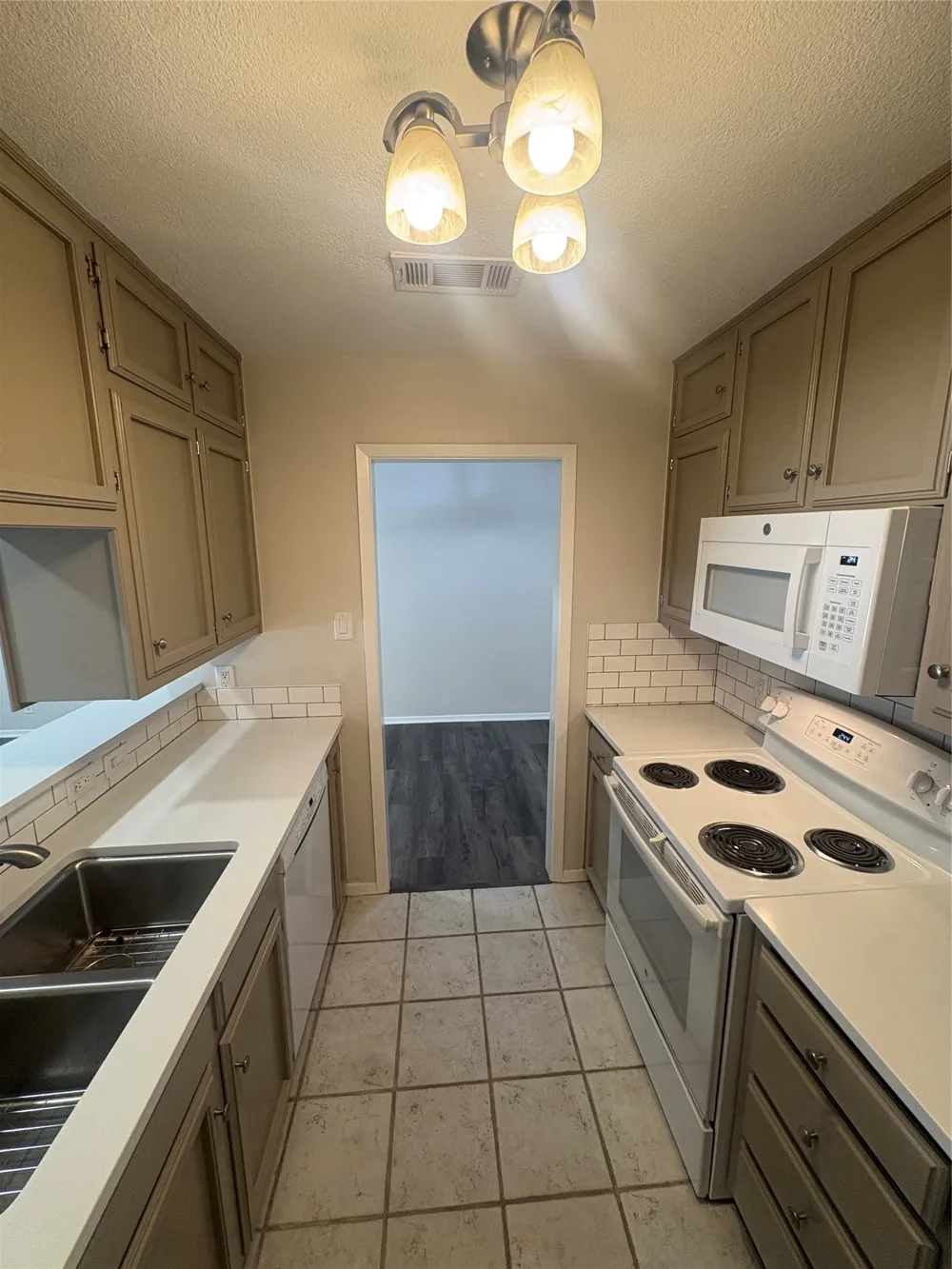 904 Austin Street Denton, TX 76201