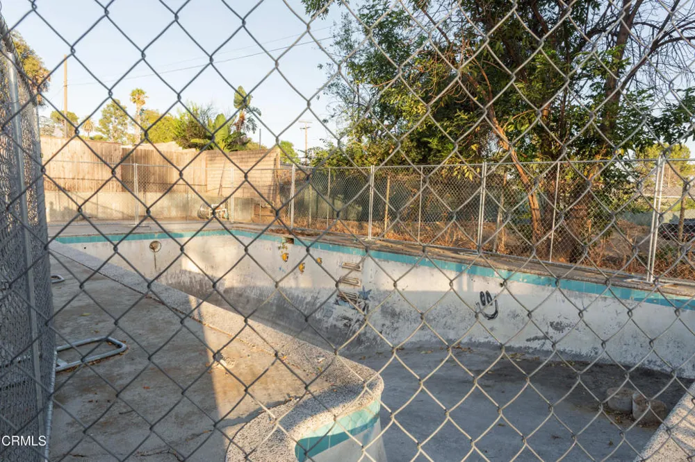 575 W Loma Alta Drive Altadena, CA 91001