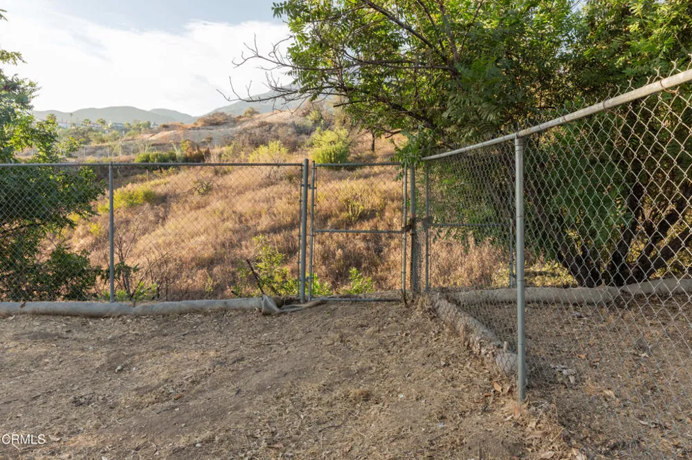 575 W Loma Alta Drive Altadena, CA 91001
