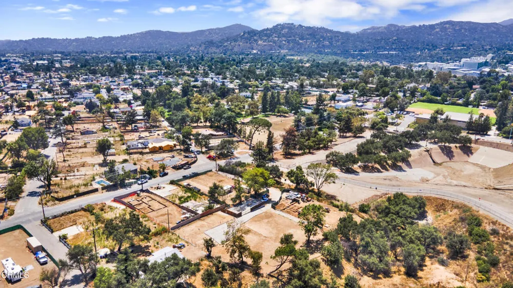 575 W Loma Alta Drive Altadena, CA 91001