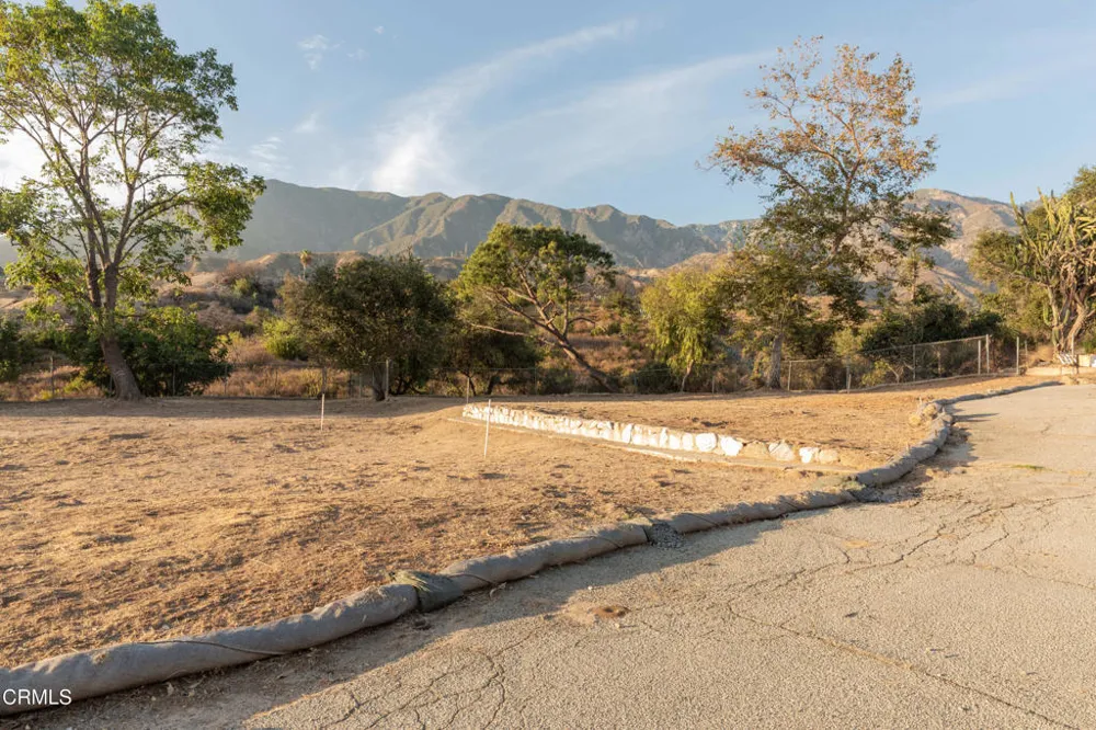 575 W Loma Alta Drive Altadena, CA 91001