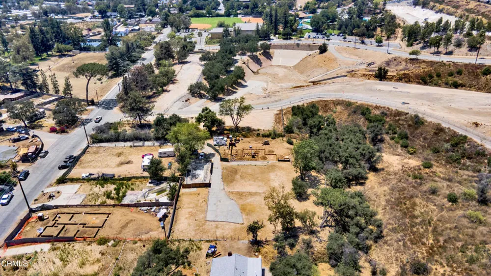 575 W Loma Alta Drive Altadena, CA 91001