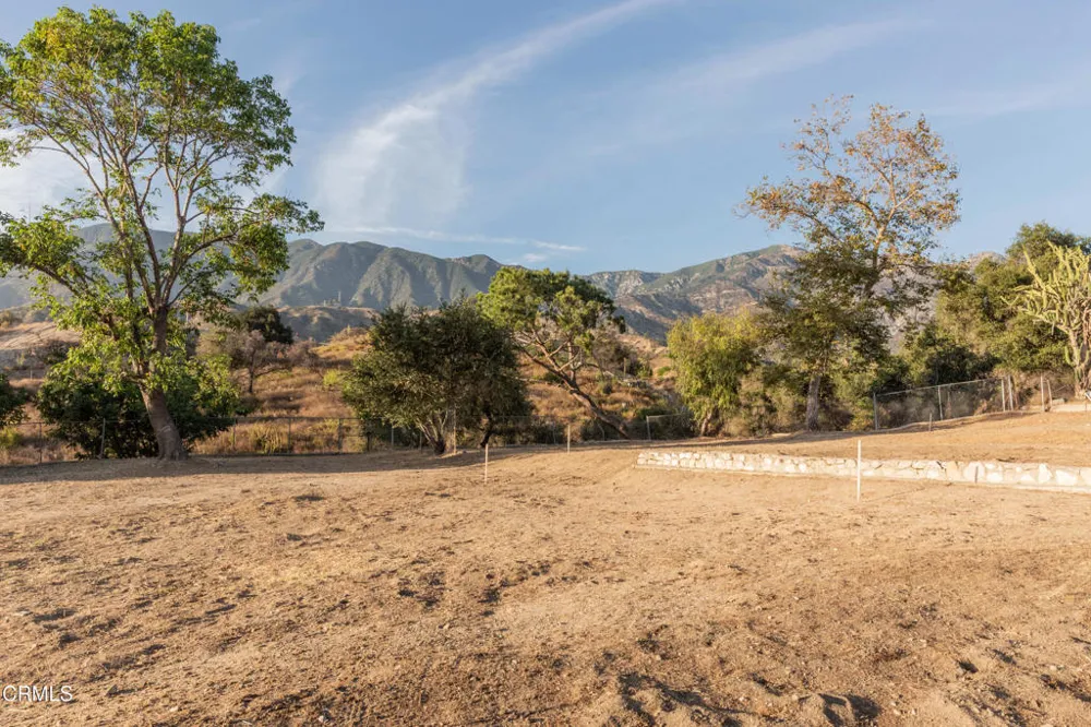 575 W Loma Alta Drive Altadena, CA 91001