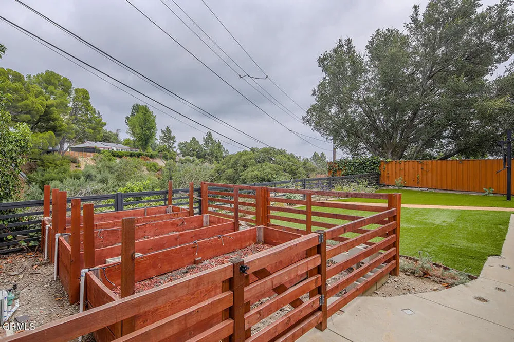 5432 Vista Del Arroyo Drive La Crescenta, CA 91214