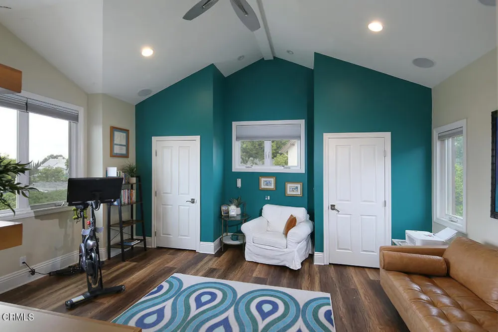 5432 Vista Del Arroyo Drive La Crescenta, CA 91214
