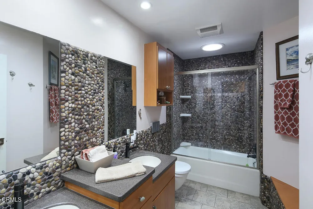 5432 Vista Del Arroyo Drive La Crescenta, CA 91214