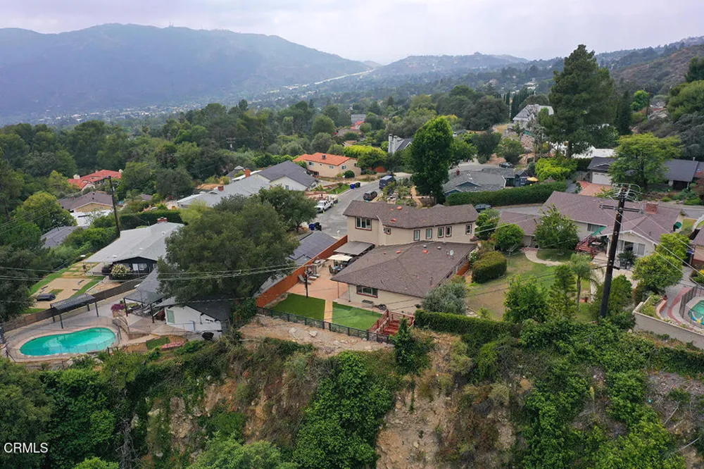5432 Vista Del Arroyo Drive La Crescenta, CA 91214