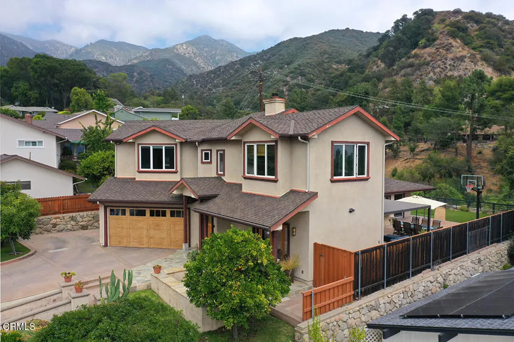 5432 Vista Del Arroyo Drive La Crescenta, CA 91214