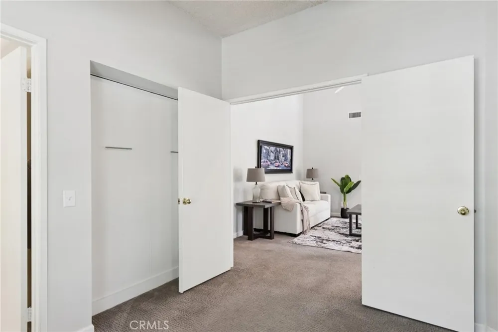 26107 Mcbean Valencia, CA 91355