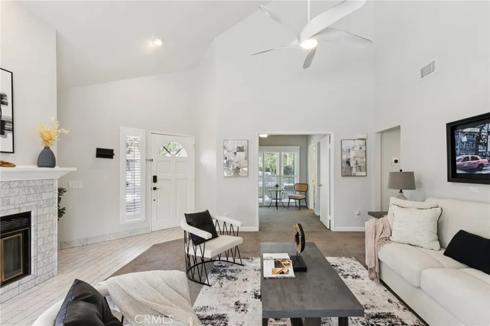 26107 Mcbean Valencia, CA 91355