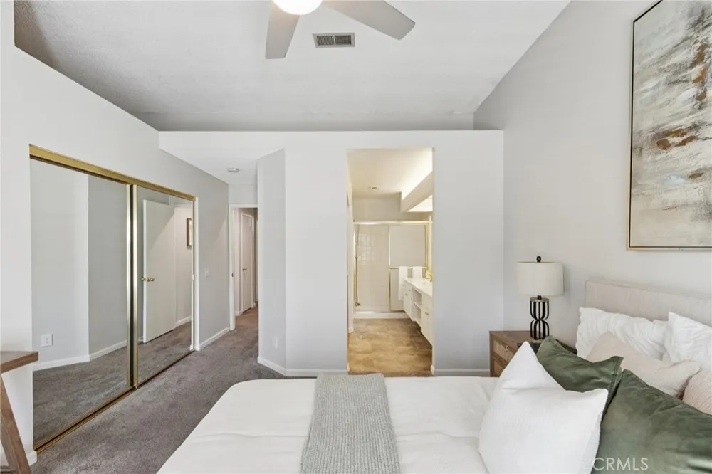 26107 Mcbean Valencia, CA 91355