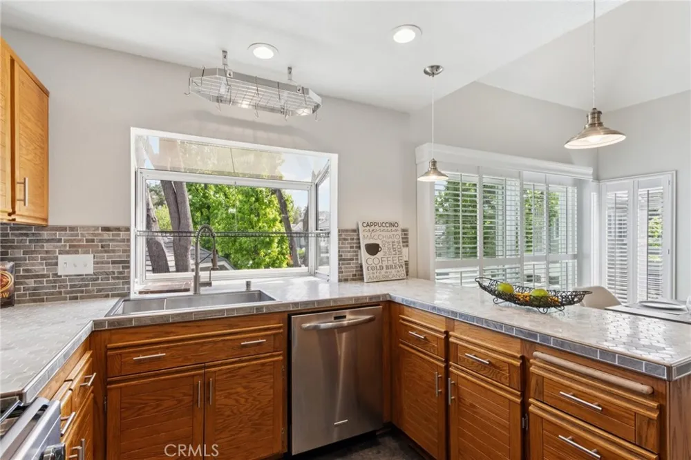 26107 Mcbean Valencia, CA 91355