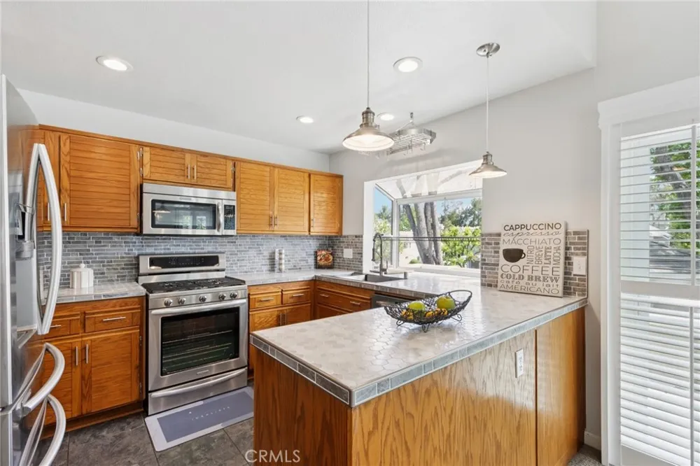 26107 Mcbean Valencia, CA 91355