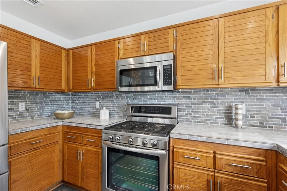 26107 Mcbean Valencia, CA 91355