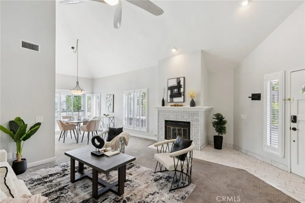 26107 Mcbean Valencia, CA 91355