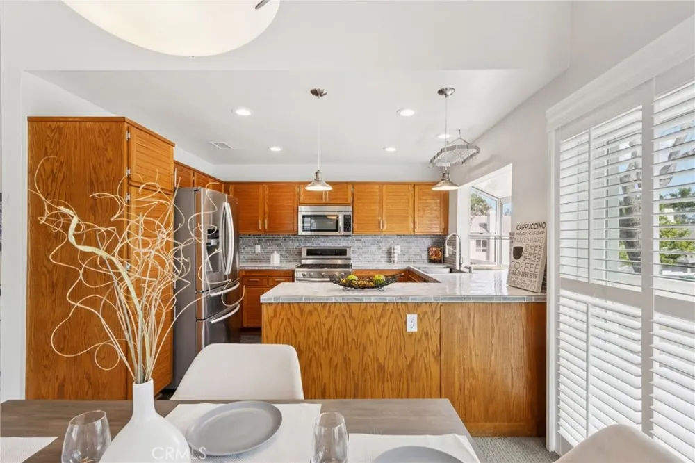 26107 Mcbean Valencia, CA 91355
